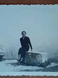 Fotografie, Stella, mama lui Geo Litarczek, parintele radiologiei romanesti, la Brasov, Tampa, 1935