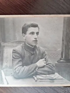 Fotografie tanar militar, pe carton. sfarsit de secoș XIX