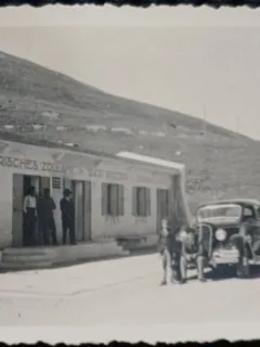 Fotografie, Tatal lui Geo Litarczek, parintele radiologiei romanesti la Vama Elvetiana Umbrail, 1935