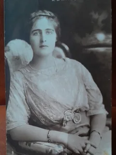 Fotografie tip carte postala, A..R. Principesa Elisabeta