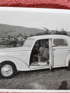 Fotografie tip carte postala, autoturism perioada interbelica