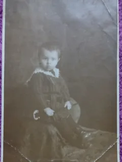 Fotografie tip Carte Postala, Baietel Gica Mihailescu, Medias 1922