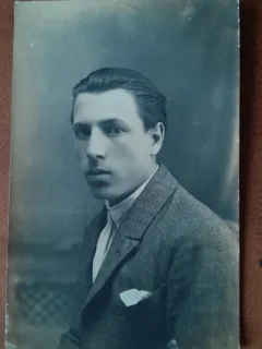 Fotografie tip carte postala, barbat, 1921