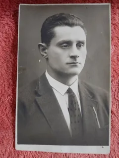 Fotografie tip carte postala, barbat 1930