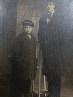 Fotografie tip Carte postala, Barbat si baietel, 1931