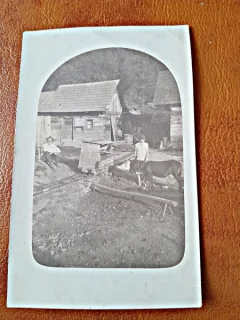 Fotografie tip Carte Postala, Casa taraneasca, necirculata, perioada interbelica