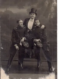 Fotografie tip carte postala din perioada interbelica