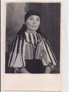 Fotografie tip carte postala din perioada interbelica
