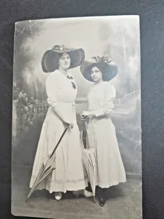 Fotografie tip Carte Postala, doamne din inalta societate, perioada interbelica, necirculata