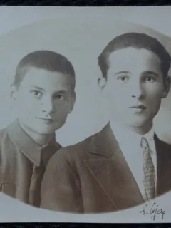 Fotografie tip Carte Postala, Doi baieti, elevi, 1931