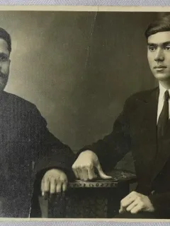 Fotografie tip carte postala, doi barbati, Chisinau 1933