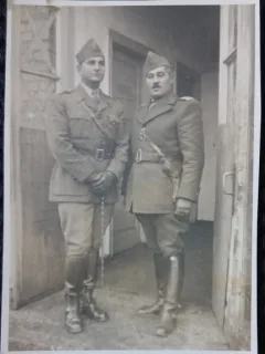 Fotografie tip Carte Postala, Doi militari, perioada interbelica
