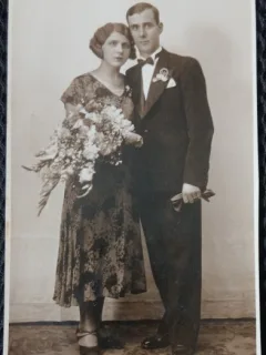 Fotografie tip Carte Postala, Doi nuntasi, 1933