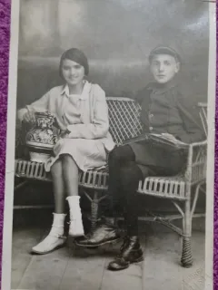 Fotografie tip Carte Postala, Doi tineri elevi, perioada interbelica