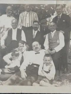 Fotografie tip Carte Postala, Familie reunita la un eveniment, Ploiesti 1925