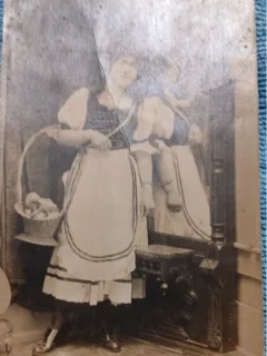 Fotografie tip Carte postala, Germania, femeie in costum traditiona, perioada interbelica
