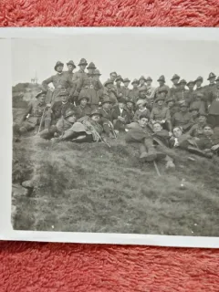 Fotografie tip carte postala, grup de militari, perioada interbelica