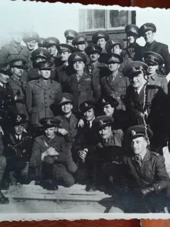 Fotografie tip carte postala, grup de militari, perioada interbelica