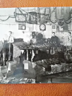 Fotografie tip Carte Postala, interior de magazin, perioada interbelica, necirculata