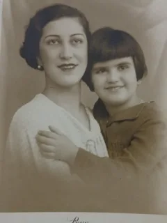 Fotografie tip Carte Postala, Mama cu fiica, perioada interbelica