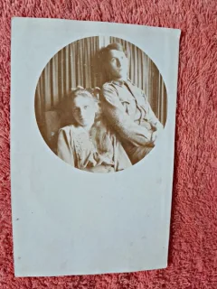 Fotografie tip carte postala, militar cu iubita, perioada interbelica