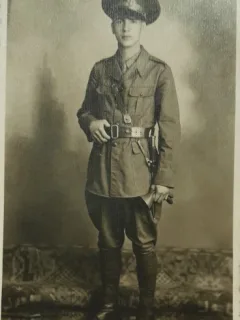 Fotografie tip carte postala, militar, perioada interbelica