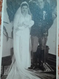 Fotografie tip carte postala, militar roman cu sotia la nunta, 1942