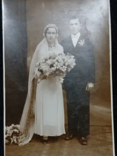 Fotografie tip Carte Postala, Mire si mireasa, 1933