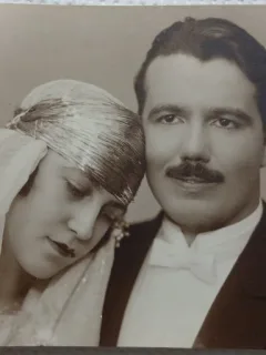 Fotografie tip Carte Postala, Mire si mireasa, perioada interbelica