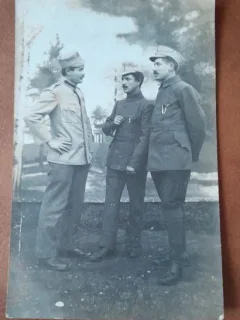 Fotografie tip carte postala necirculata, 3 militari, perioada interbelica