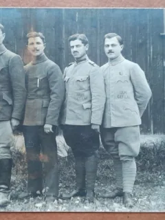 Fotografie tip carte postala, necirculata, 4 militari, primul razboi mondial