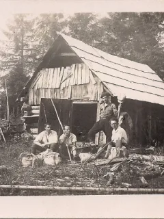 Fotografie tip carte postala, necirculata, din perioada interbelica