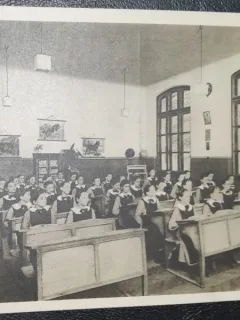 Fotografie tip carte postala, necirculata, Scoala de Fete din Bucuresti, clasa I 1935