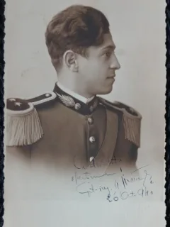 Fotografie tip Carte Postala, Ofiter al armatei romane in uniforma de ceremonie, 1940