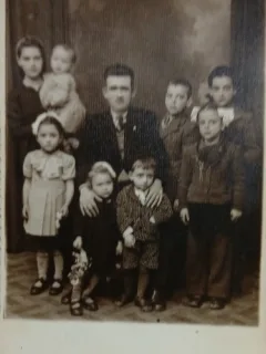 Fotografie tip Carte postala, Parinti cu copii, perioada interbelica