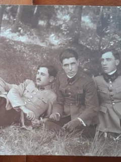 Fotografie tip carte postala, patru militari, perioada interbelica