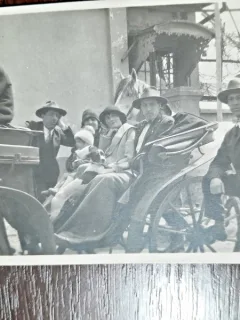 Fotografie tip Carte Postala, plimbare cu trasura, 1928, necirculata
