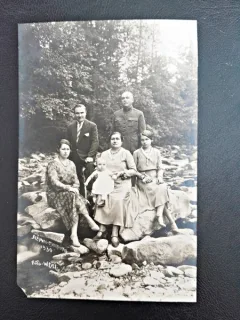 Fotografie tip Carte postala, plimbare la munte cu familia, 1930, necirculata