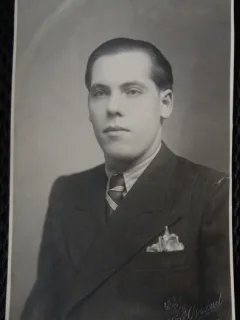 Fotografie tip Carte Postala, Portret de barbat, 1936
