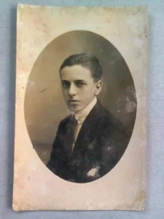 FOTOGRAFIE TIP CARTE POSTALA, PORTRET TANAR, ANUL 1921
