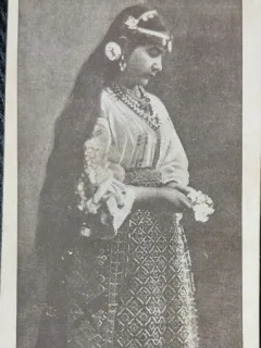 Fotografie tip Carte Postala, Romanca in costum popular, perioada interbelica
