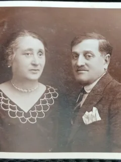 Fotografie tip Carte Postala, Sot si sotie (familia Cojocaru), 1930