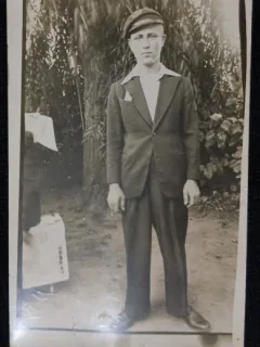 Fotografie tip Carte Postala, Tanar in uniforma de elev, 1937