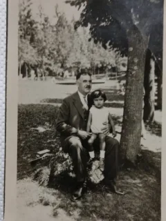 Fotografie tip Carte Postala,Bunic cu nepotica la Sinaia, 1931