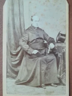 Fotografie tip CDV, prelat, sfarsit de secol XIX
