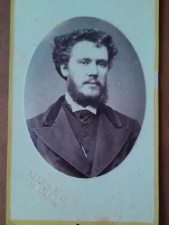Fotografie tip CDV, barbat cu barba, sfarsit de secol XIX