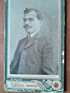 Fotografie tip CDV, barbat cu mustata, perioada interbelica