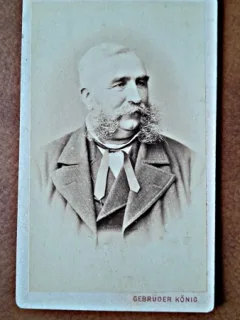 Fotografie tip CDV, barbat inceput de secol XX