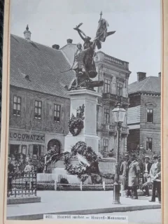Fotografie tip CDV, Budapesta, Statuia lui Honvéd