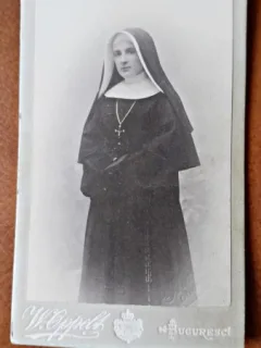 Fotografie tip CDV, calugarita, perioada interbelica